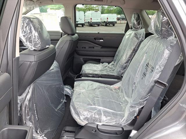 new 2025 Nissan Pathfinder car, priced at $49,555