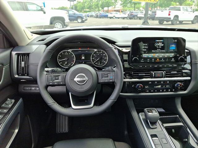 new 2025 Nissan Pathfinder car, priced at $49,555