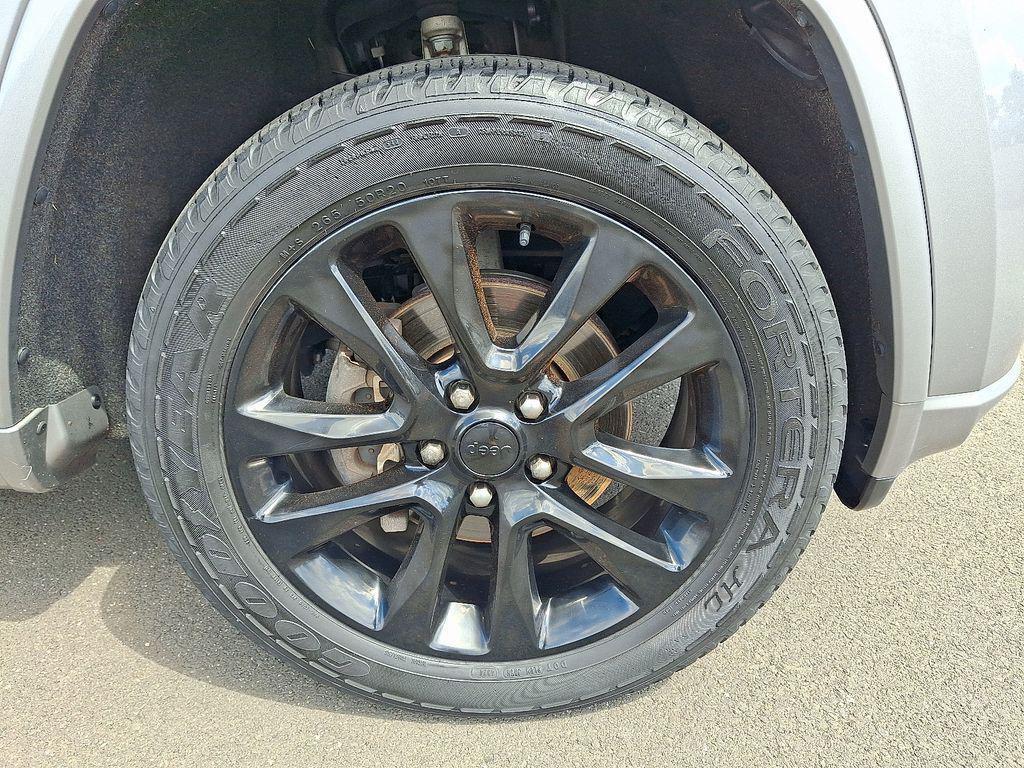 used 2018 Jeep Grand Cherokee car, priced at $18,311