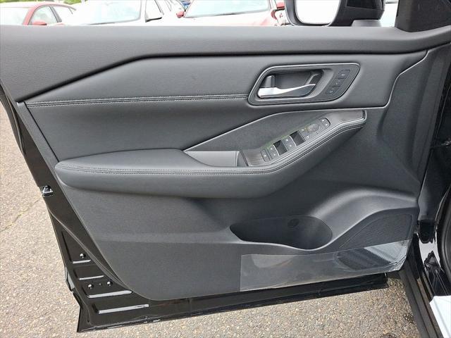 new 2025 Nissan Rogue car, priced at $43,825