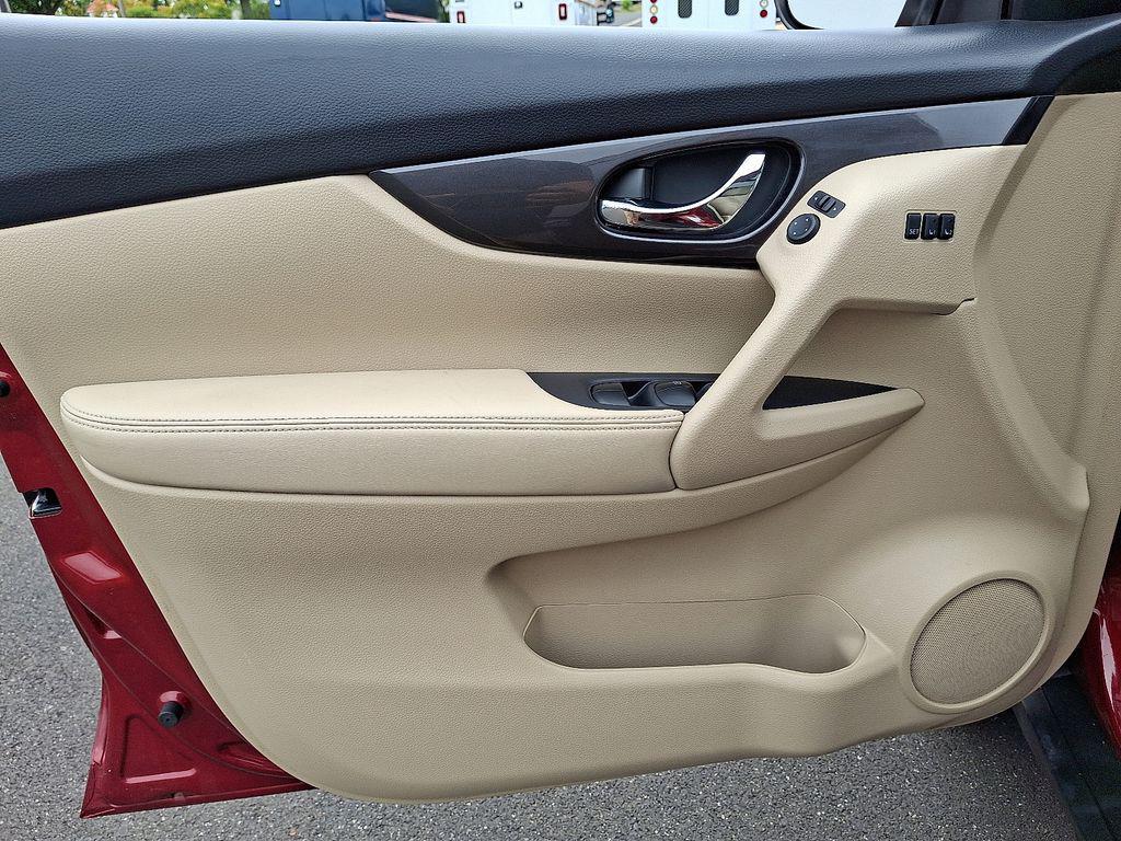used 2019 Nissan Rogue car, priced at $18,559