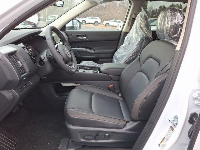 new 2025 Nissan Pathfinder car, priced at $48,125