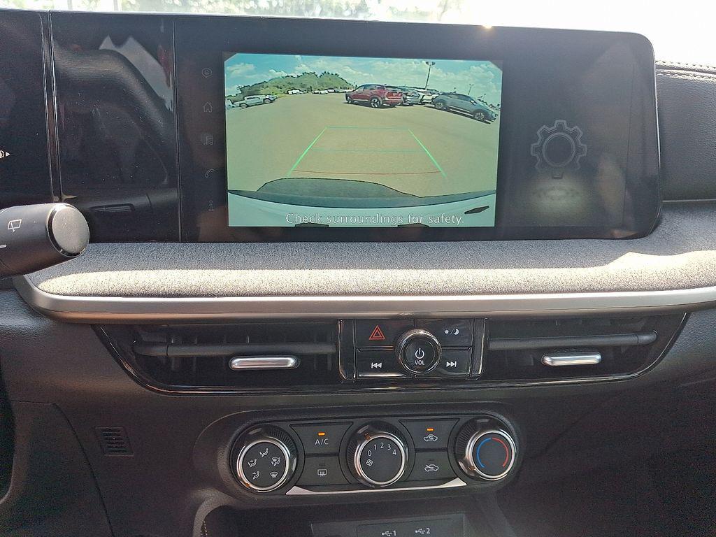 new 2025 Nissan Kicks car, priced at $26,090