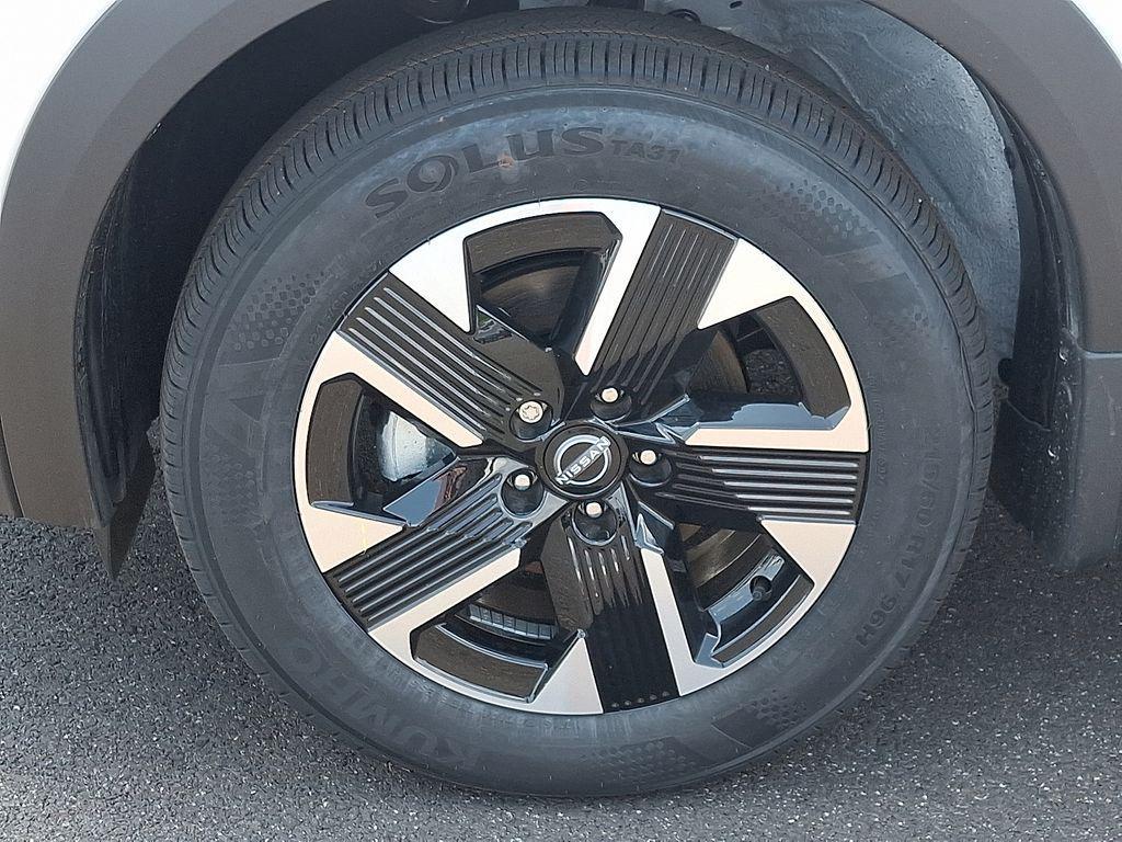 new 2025 Nissan Kicks car, priced at $26,090