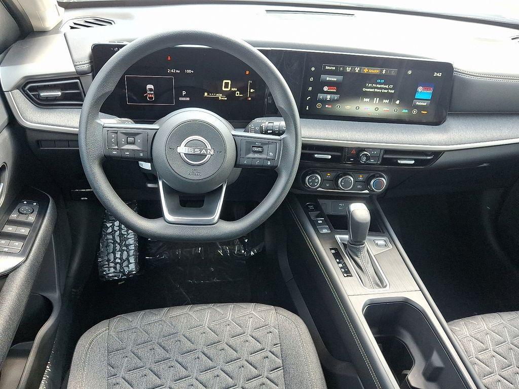 new 2025 Nissan Kicks car, priced at $26,090