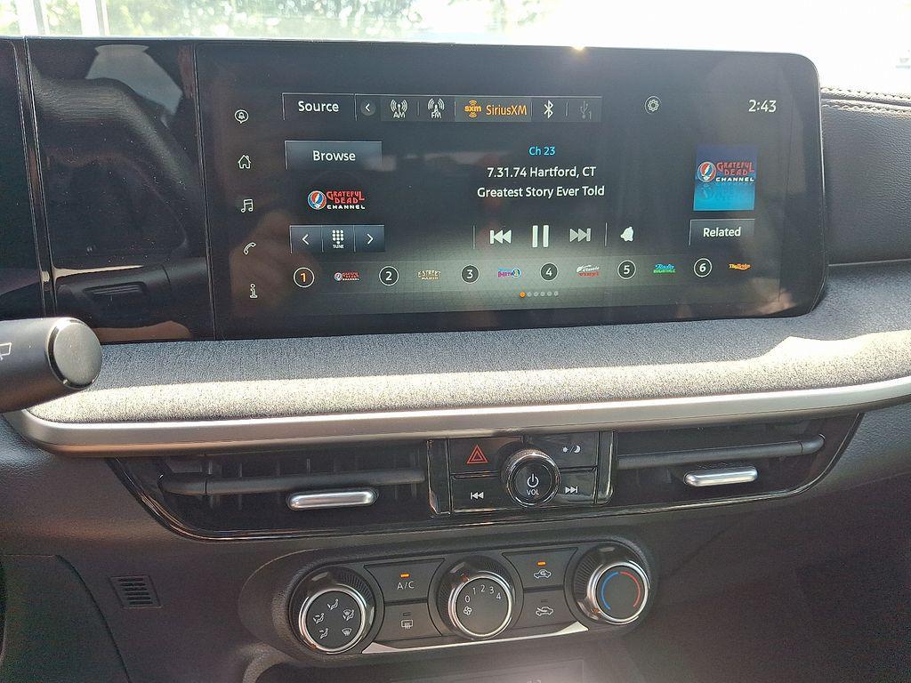 new 2025 Nissan Kicks car, priced at $26,090