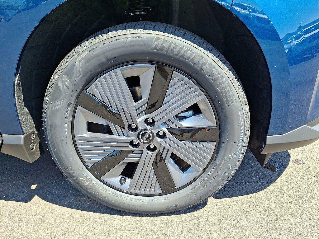 new 2025 Nissan Murano car, priced at $46,176