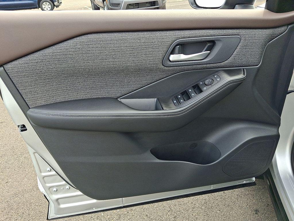 used 2021 Nissan Rogue car, priced at $23,999