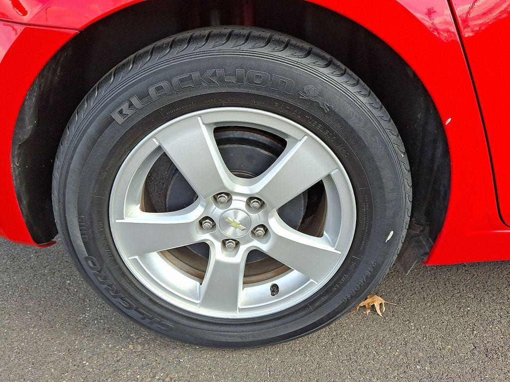 used 2015 Chevrolet Cruze car, priced at $9,625