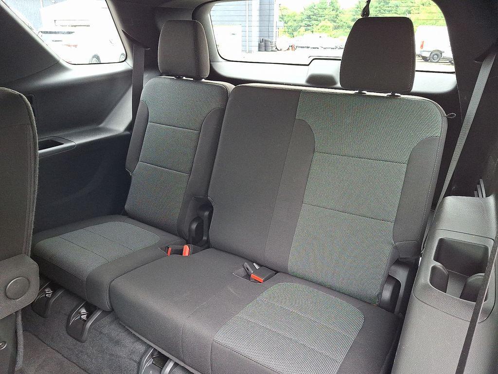 used 2023 Chevrolet Traverse car, priced at $31,990