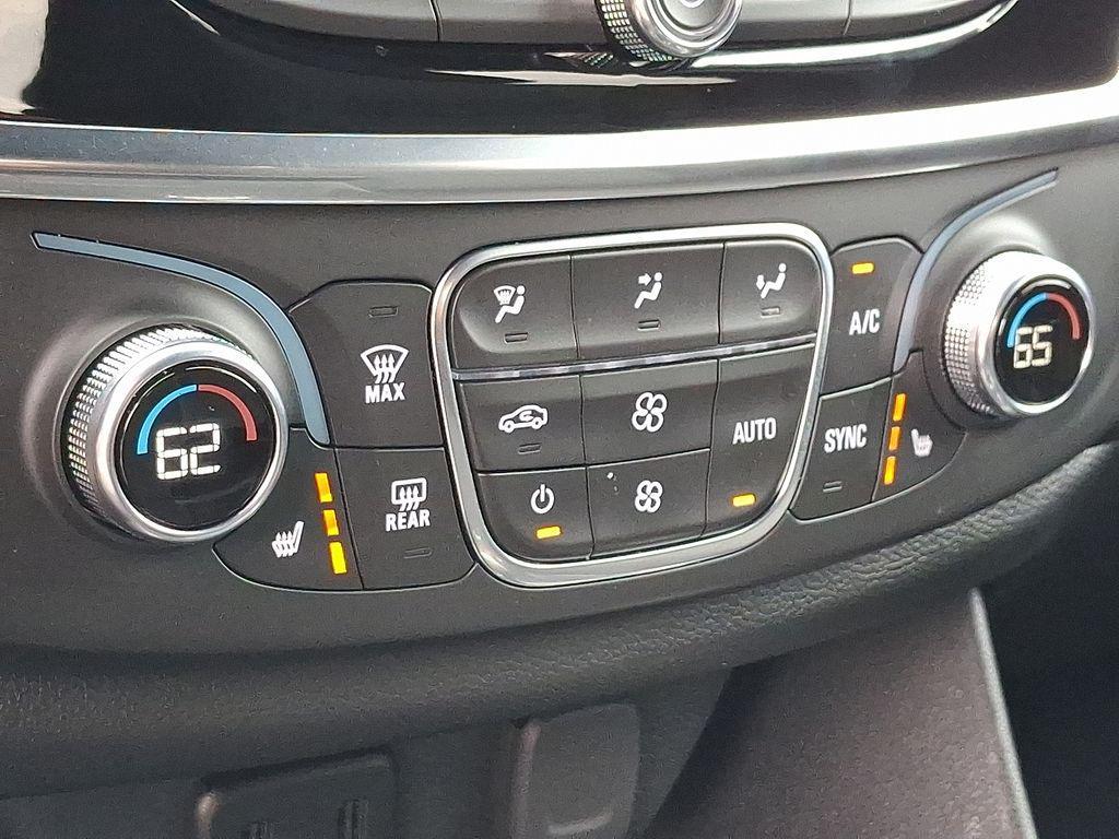 used 2023 Chevrolet Traverse car, priced at $31,990