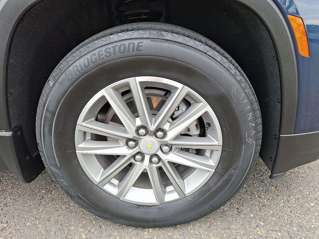 used 2023 Chevrolet Traverse car, priced at $31,990