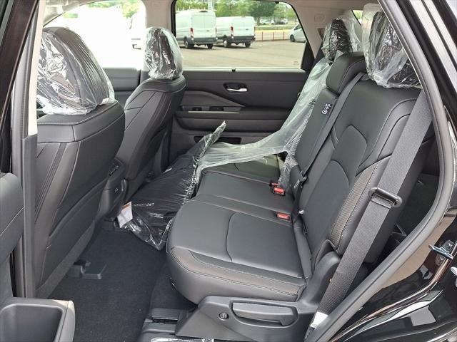 new 2025 Nissan Pathfinder car, priced at $45,785