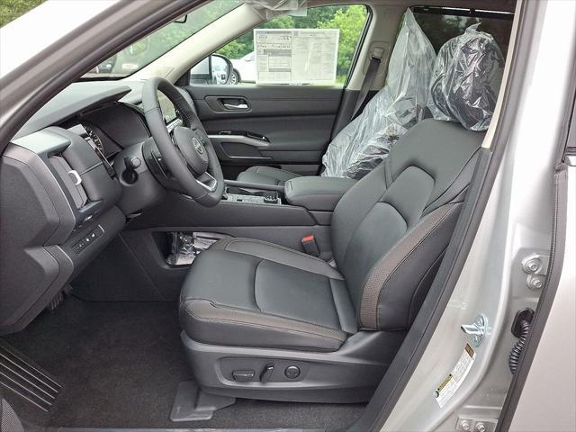 new 2025 Nissan Pathfinder car, priced at $50,300