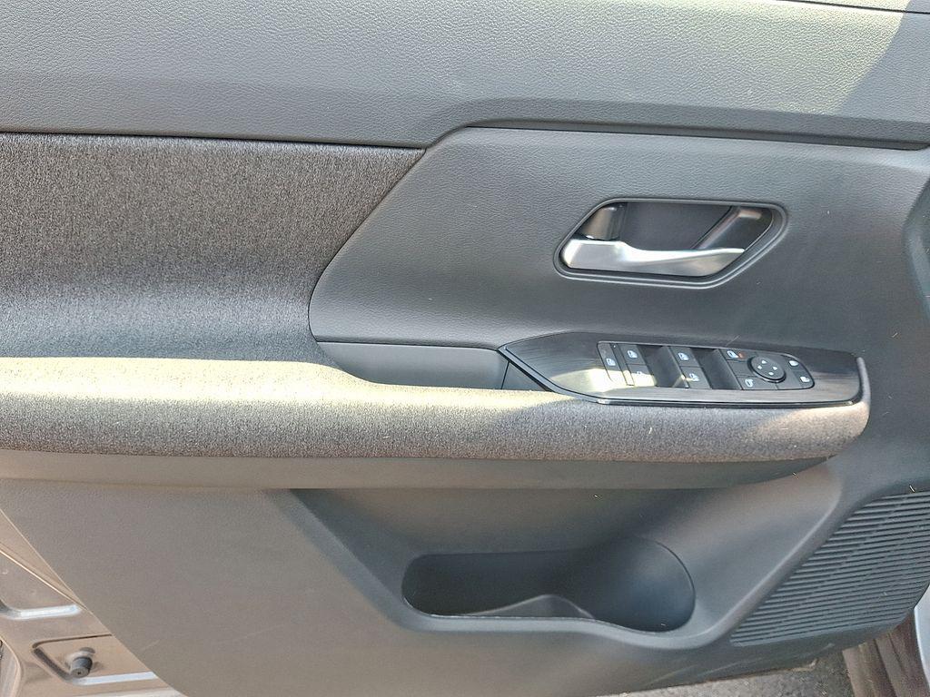 new 2025 Nissan Kicks car, priced at $25,410