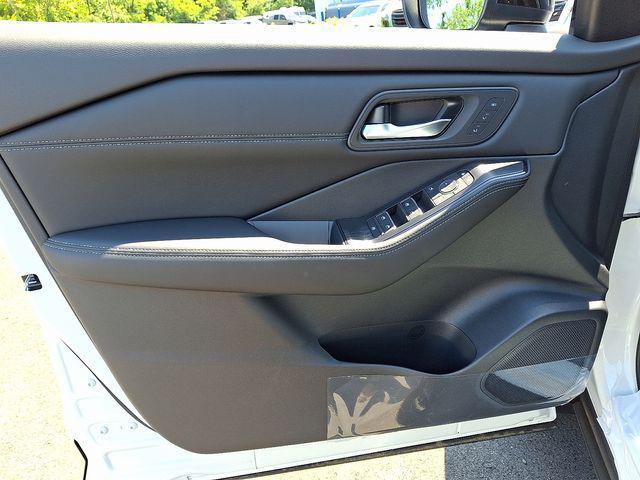 new 2025 Nissan Rogue car, priced at $41,625