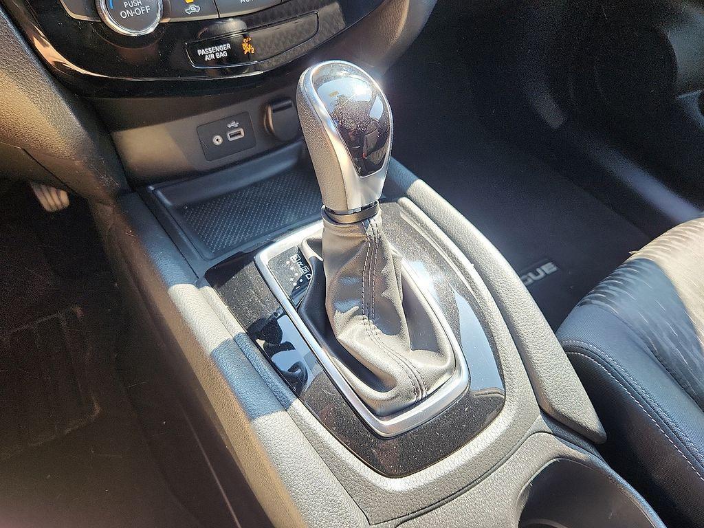 used 2019 Nissan Rogue car, priced at $17,908