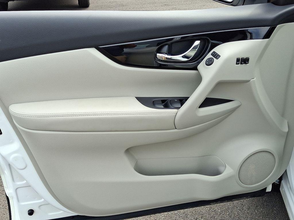 used 2022 Nissan Rogue Sport car, priced at $24,400