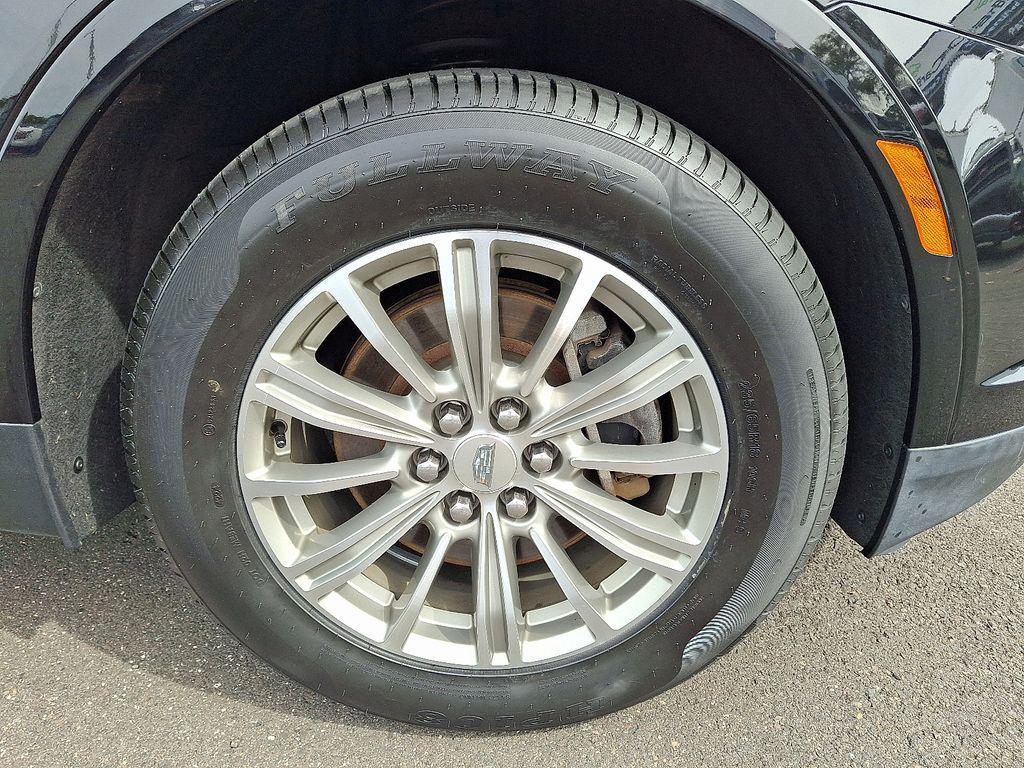 used 2018 Cadillac XT5 car, priced at $17,000