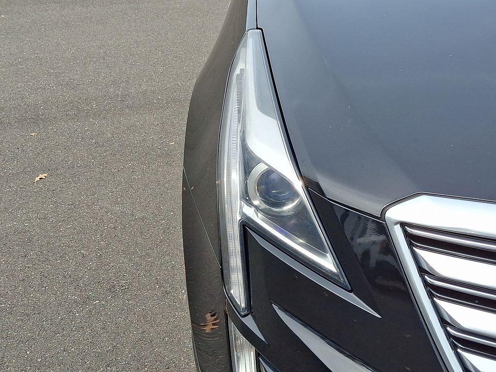 used 2018 Cadillac XT5 car, priced at $17,000