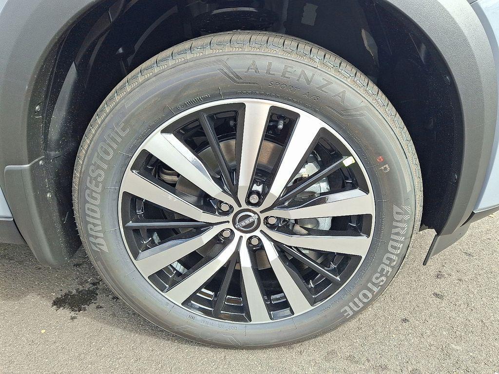 new 2025 Nissan Pathfinder car, priced at $46,510