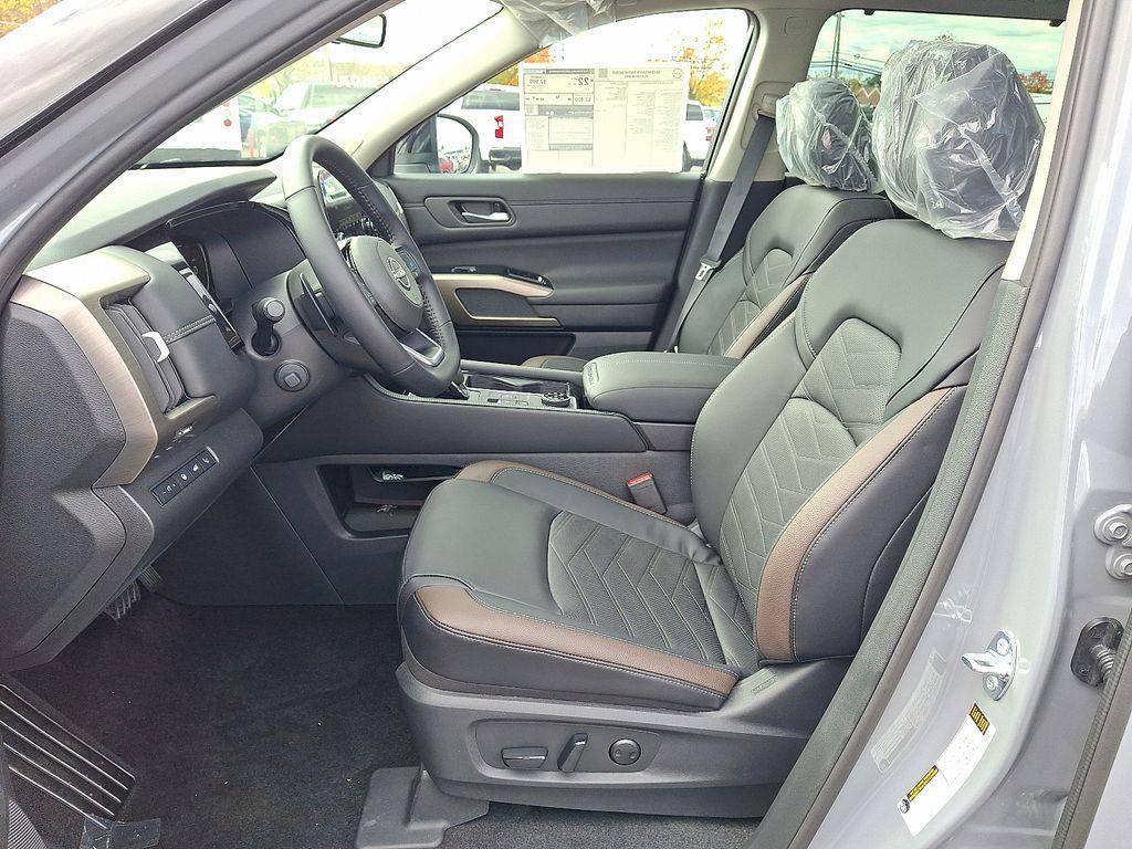 new 2025 Nissan Pathfinder car, priced at $46,510