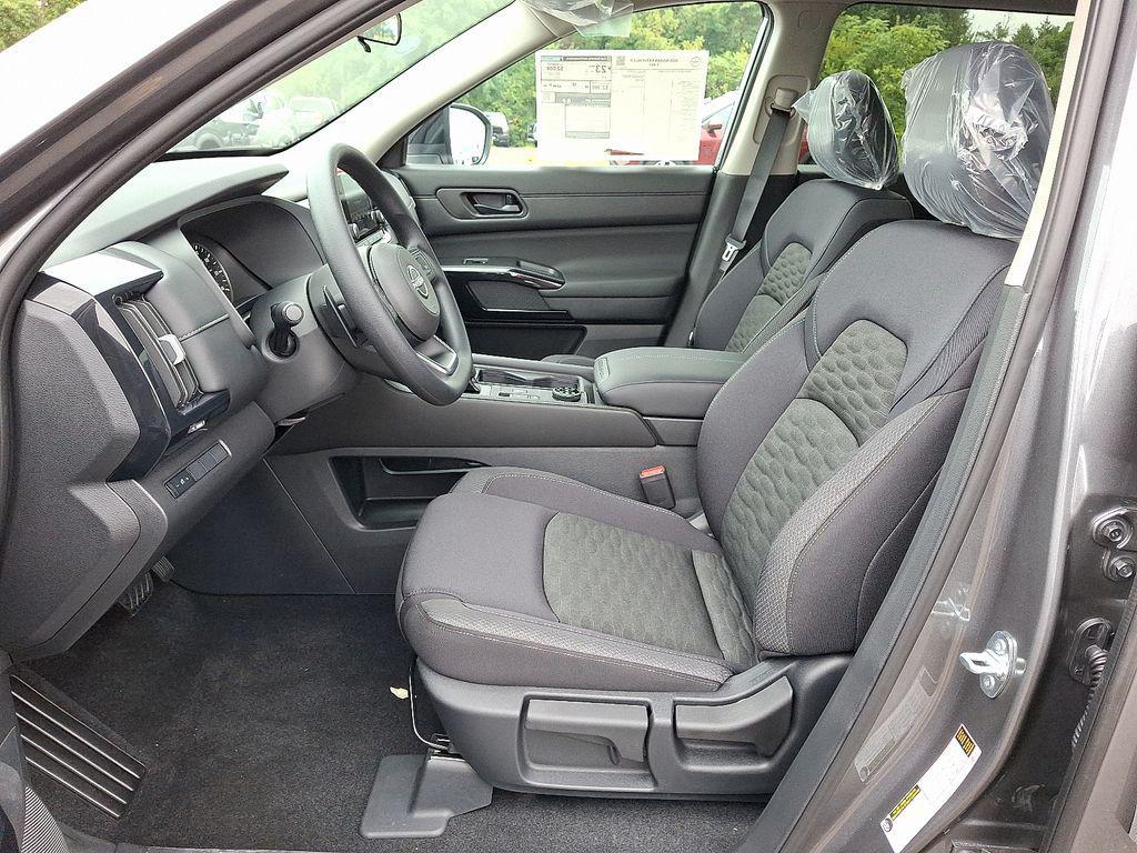 new 2025 Nissan Pathfinder car, priced at $33,360