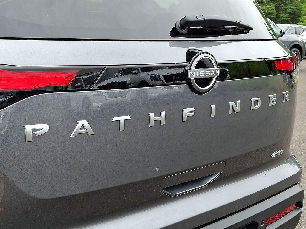 new 2025 Nissan Pathfinder car, priced at $33,360