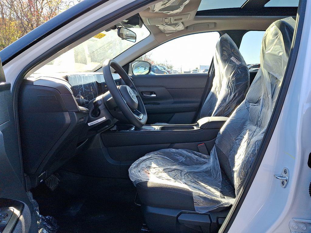 new 2025 Nissan Kicks car, priced at $29,355