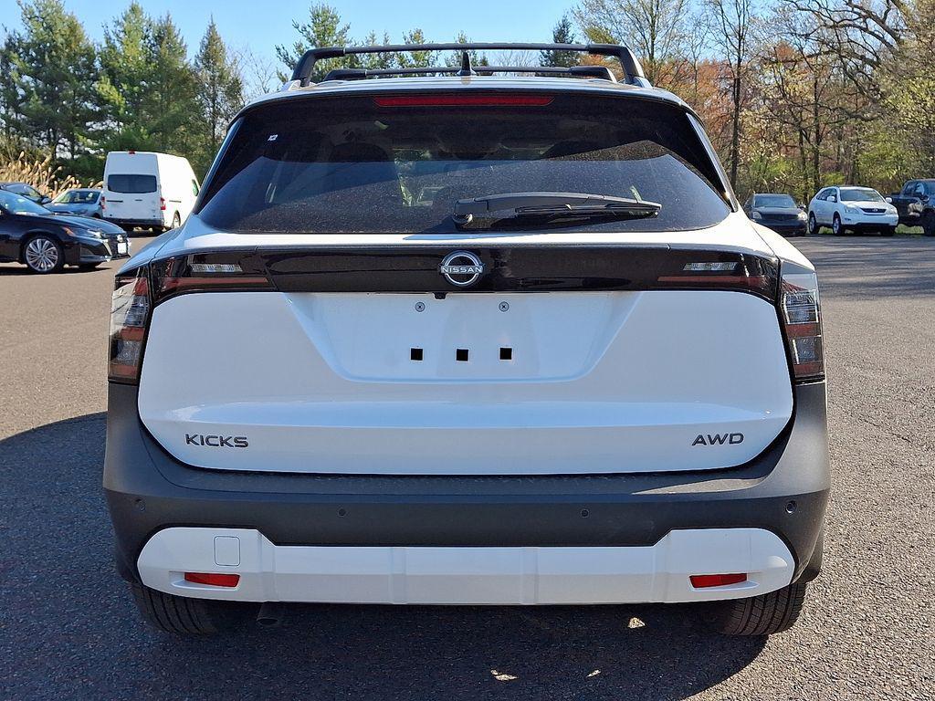 new 2025 Nissan Kicks car, priced at $29,355