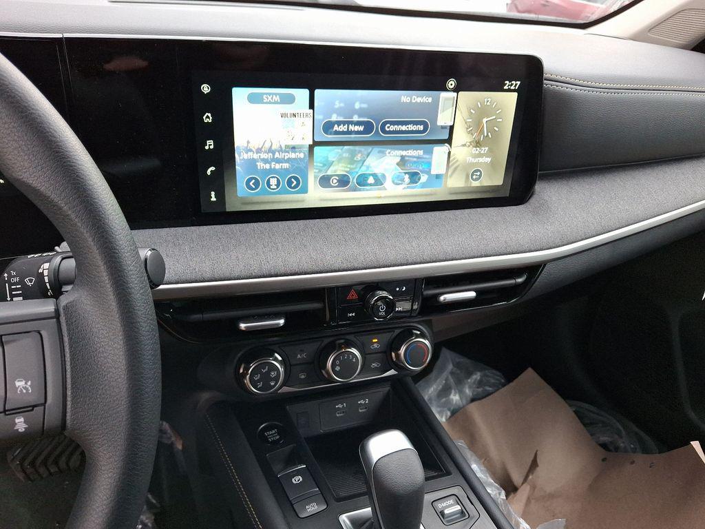 new 2025 Nissan Kicks car, priced at $25,410