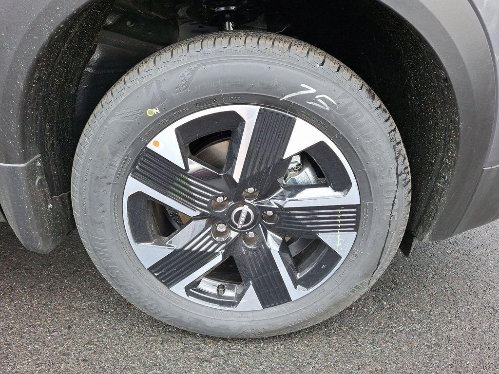 new 2025 Nissan Kicks car, priced at $25,410