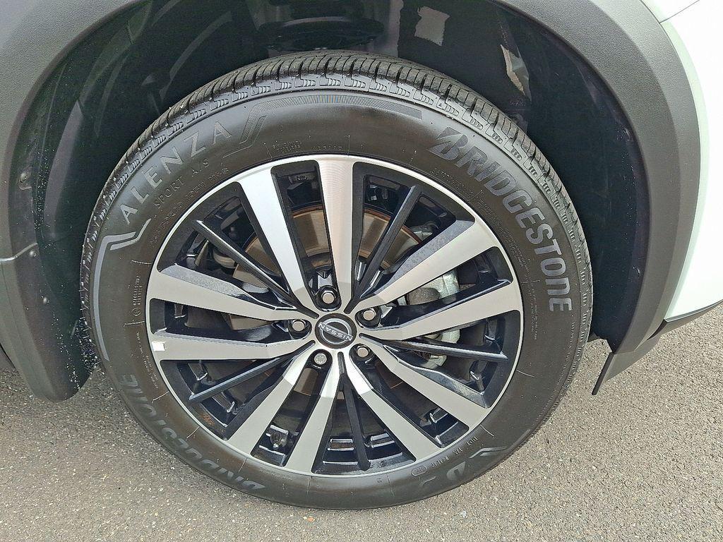 used 2025 Nissan Pathfinder car, priced at $45,900