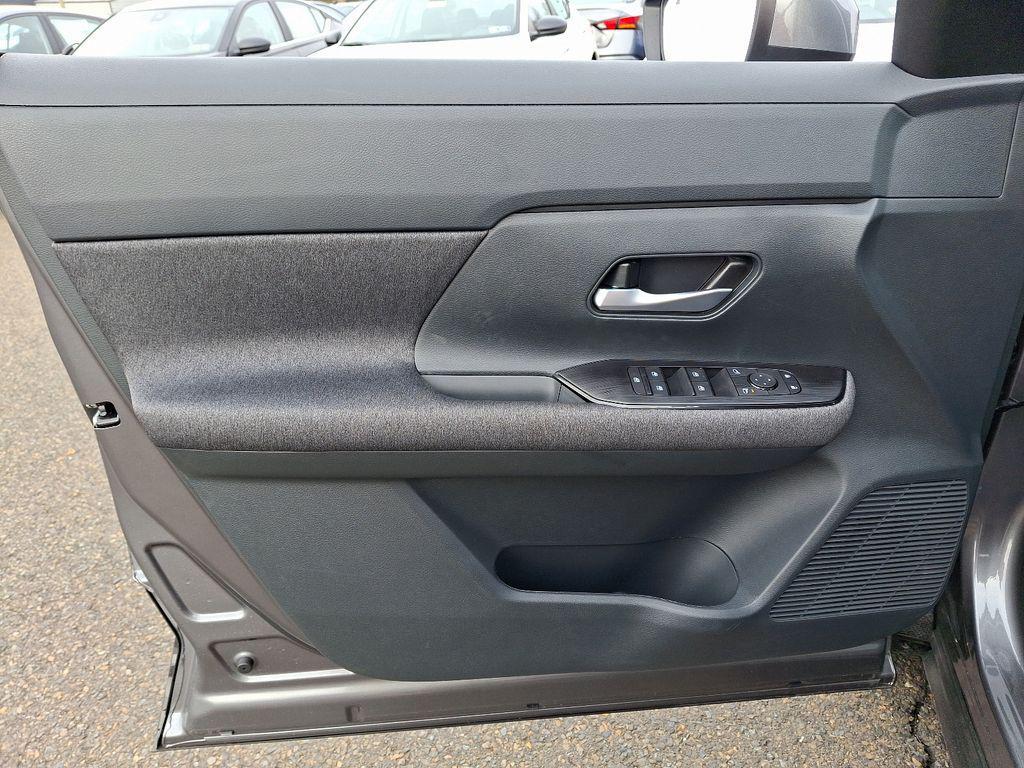 new 2025 Nissan Kicks car, priced at $25,410