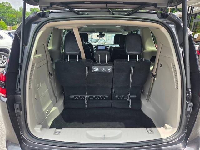 used 2021 Chrysler Pacifica Hybrid car