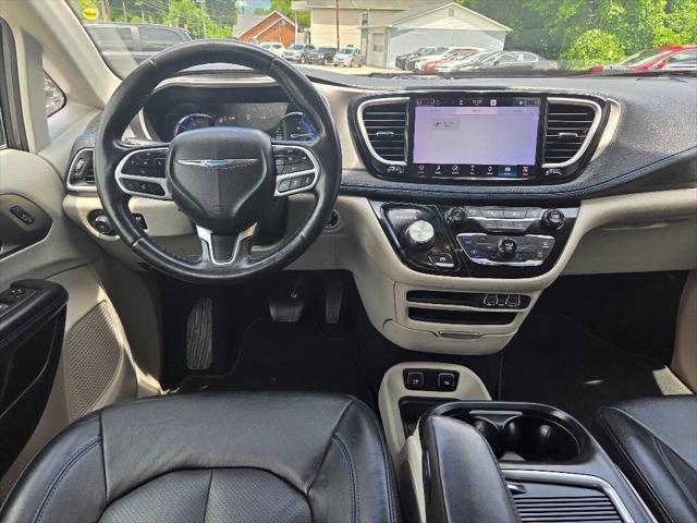 used 2021 Chrysler Pacifica Hybrid car