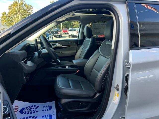 new 2025 Ford Explorer car, priced at $47,534