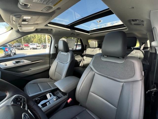 new 2025 Ford Explorer car, priced at $47,534