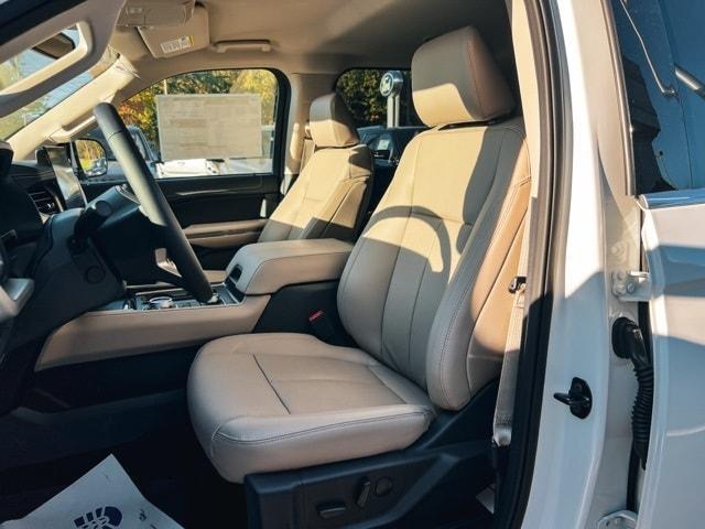 new 2024 Ford Expedition Max car, priced at $65,097