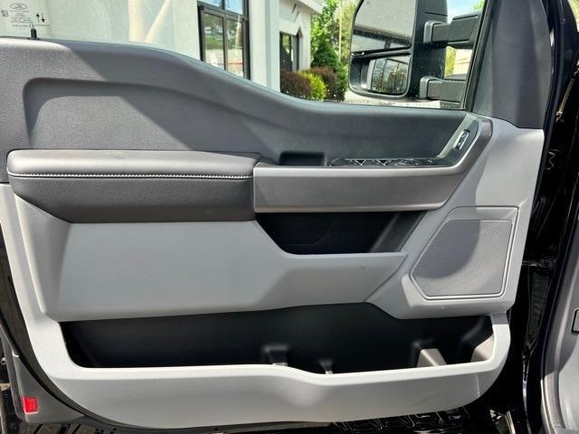 new 2025 Ford F-350 car, priced at $56,583