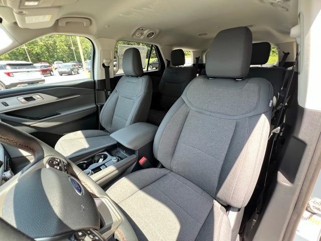 new 2025 Ford Explorer car, priced at $42,871