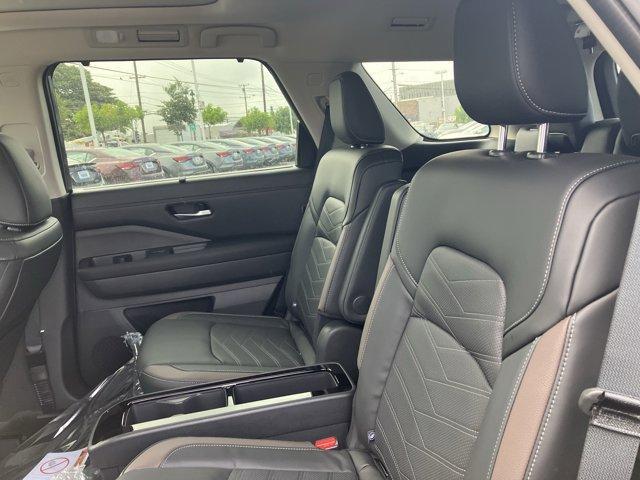 new 2025 Nissan Pathfinder car, priced at $53,205