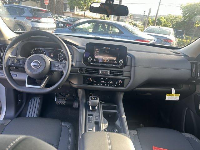 new 2025 Nissan Pathfinder car, priced at $38,360