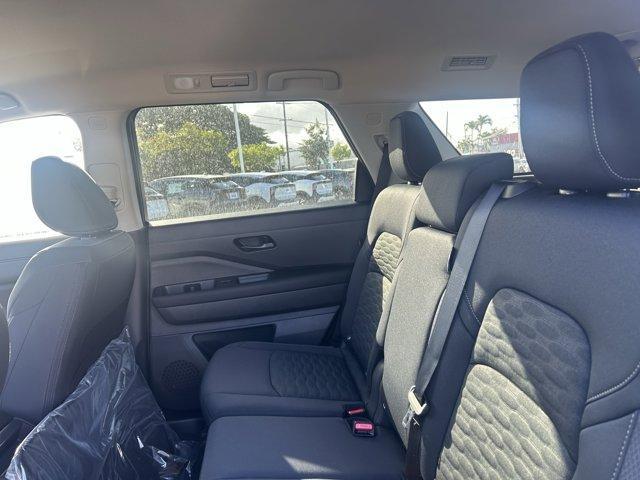 new 2025 Nissan Pathfinder car, priced at $38,360