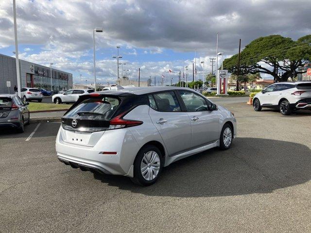 new 2025 Nissan Leaf car