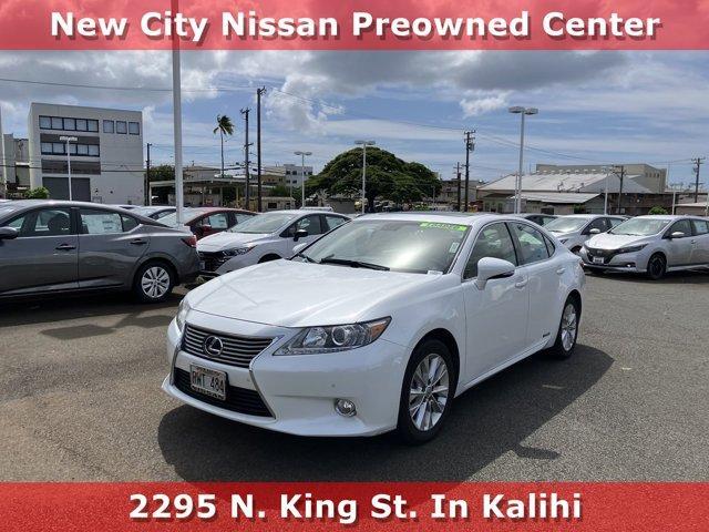 used 2013 Lexus ES 300h car, priced at $18,988