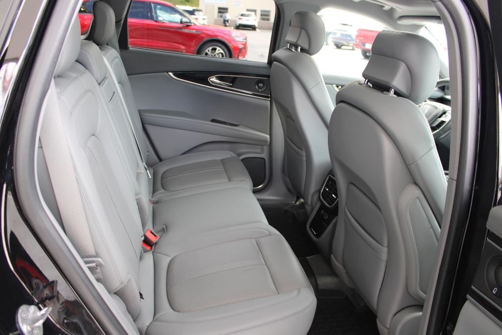 used 2022 Lincoln Nautilus car, priced at $37,433