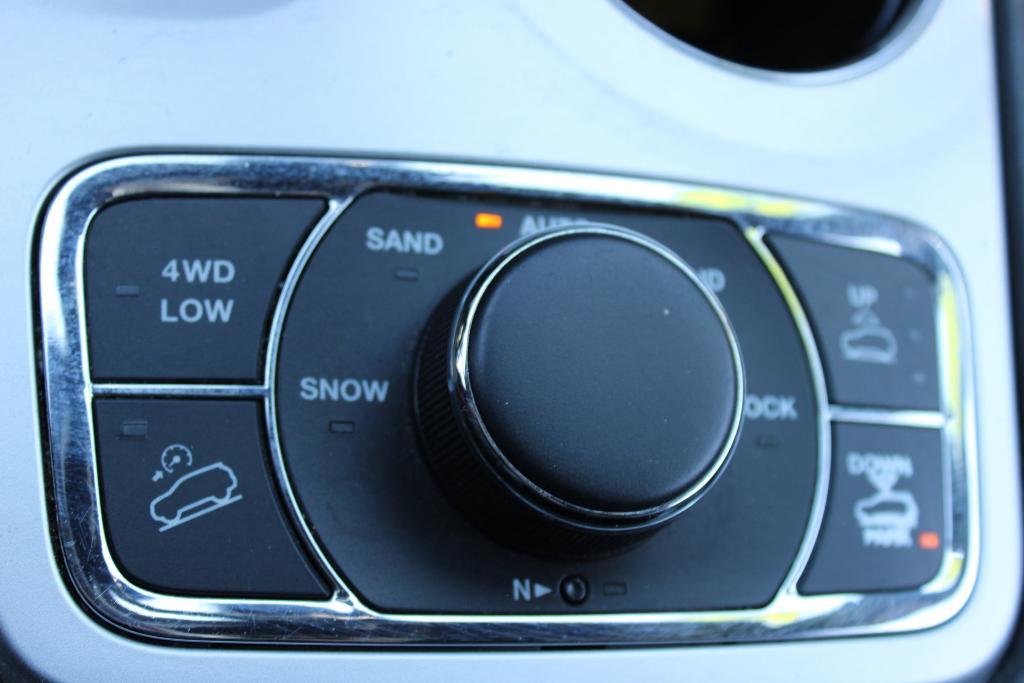 used 2015 Jeep Grand Cherokee car, priced at $21,487