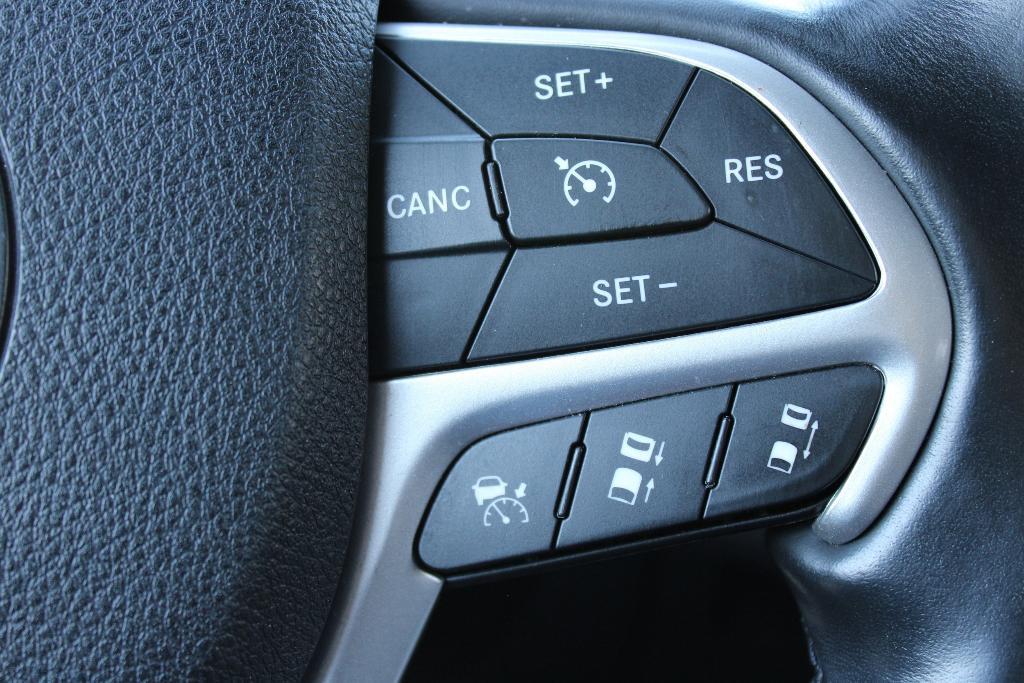 used 2015 Jeep Grand Cherokee car, priced at $21,487