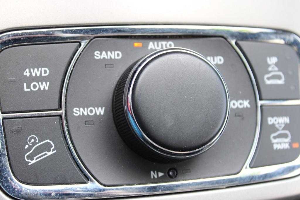 used 2019 Jeep Grand Cherokee car, priced at $28,560